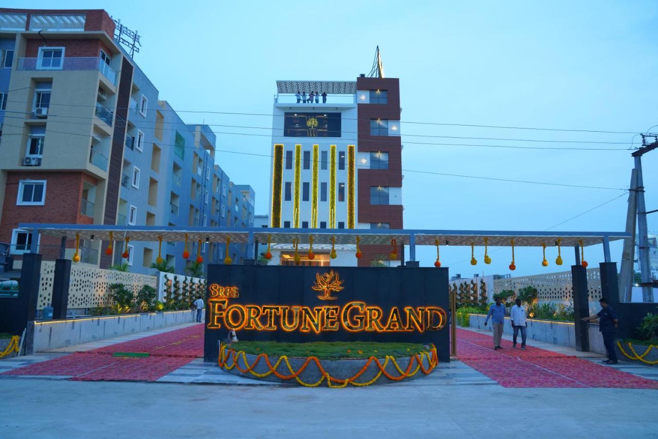 Готель Sree Fortune Grand, Tadepalli Tadepalle Екстер'єр фото